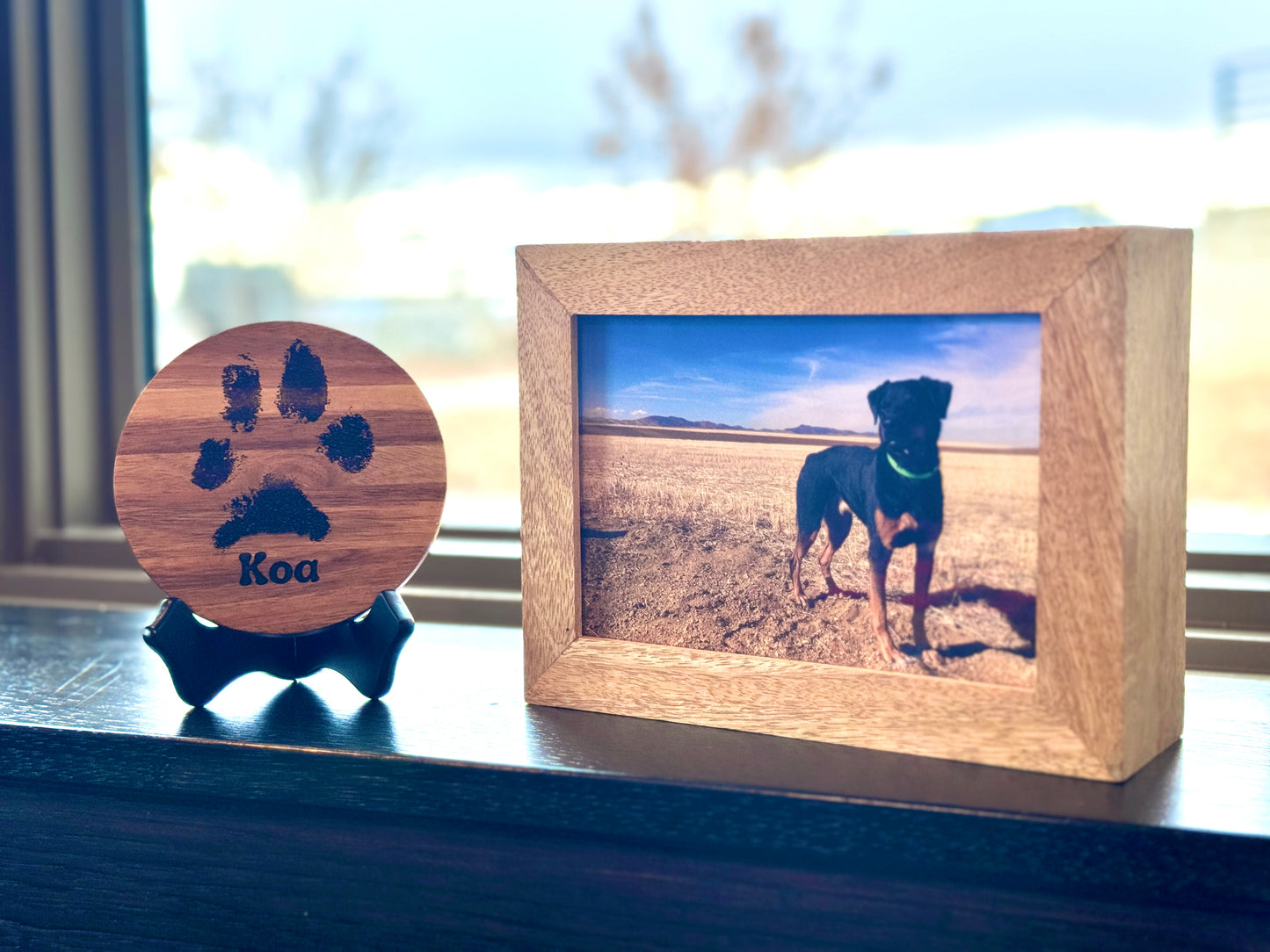 Mango Photo Frame Urn